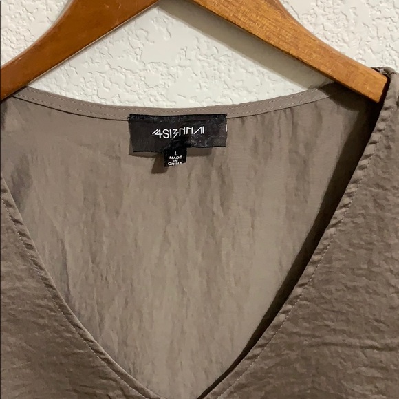 🌵 4sienna | Silk Brown Blouse w/ Buttons - Picture 3 of 7